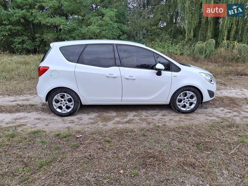 Микровэн Opel Meriva 2011 в Киеве