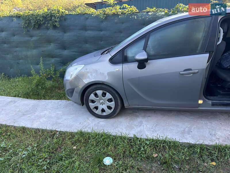 Микровэн Opel Meriva 2011 в Чернигове