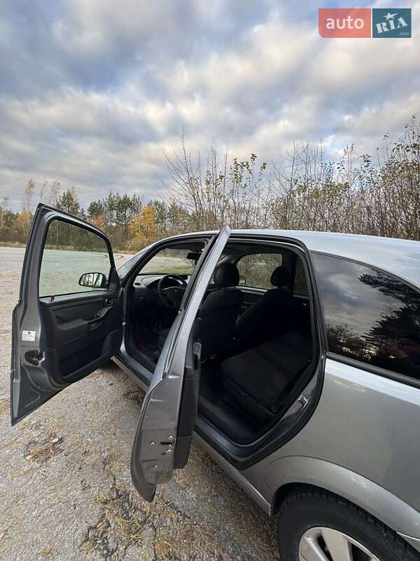 Микровэн Opel Meriva 2004 в Полонном