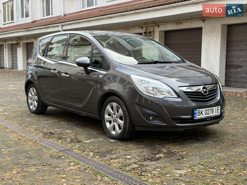 Микровэн Opel Meriva 2010 в Киеве