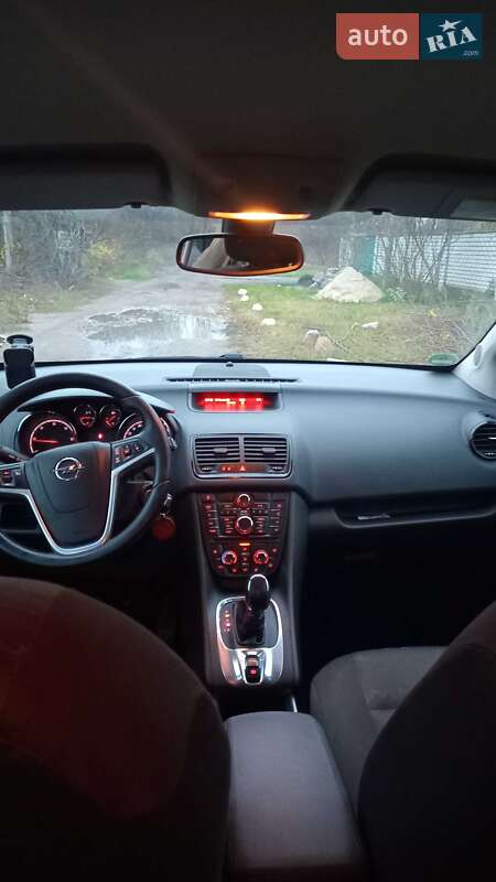 Микровэн Opel Meriva 2011 в Кременчуге