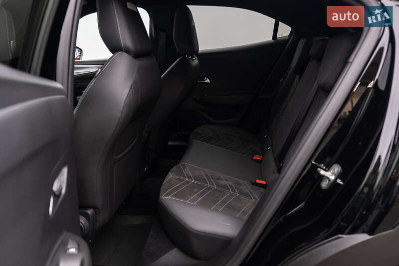 Внедорожник / Кроссовер Opel Mokka-e 2024 в Киеве