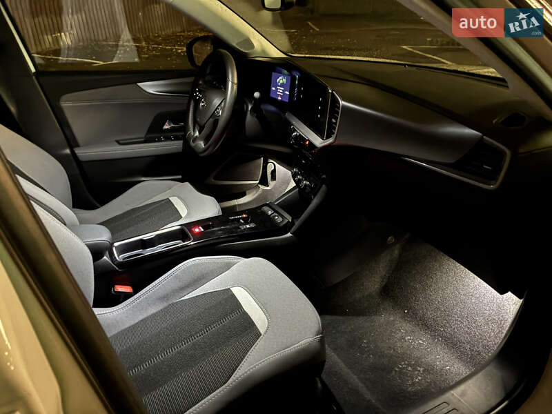 Внедорожник / Кроссовер Opel Mokka-e 2023 в Киеве