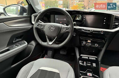 Позашляховик / Кросовер Opel Mokka-e 2023 в 