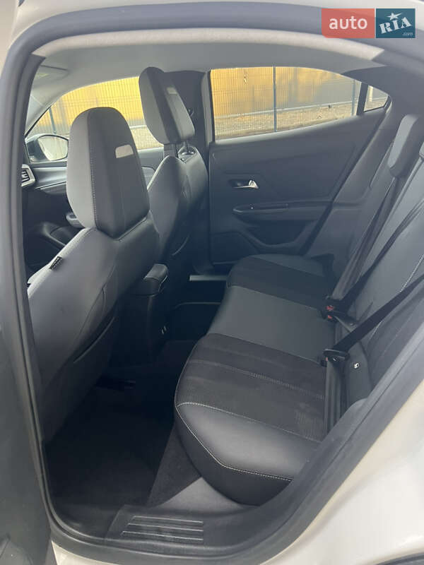 Позашляховик / Кросовер Opel Mokka-e 2022 в Мукачевому