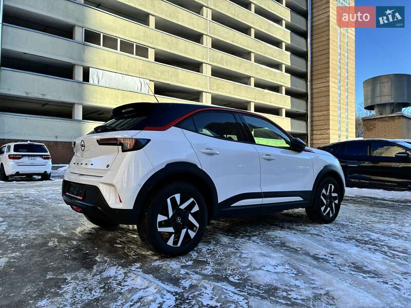 Внедорожник / Кроссовер Opel Mokka-e 2023 в Киеве
