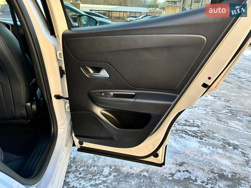 Внедорожник / Кроссовер Opel Mokka-e 2023 в Киеве