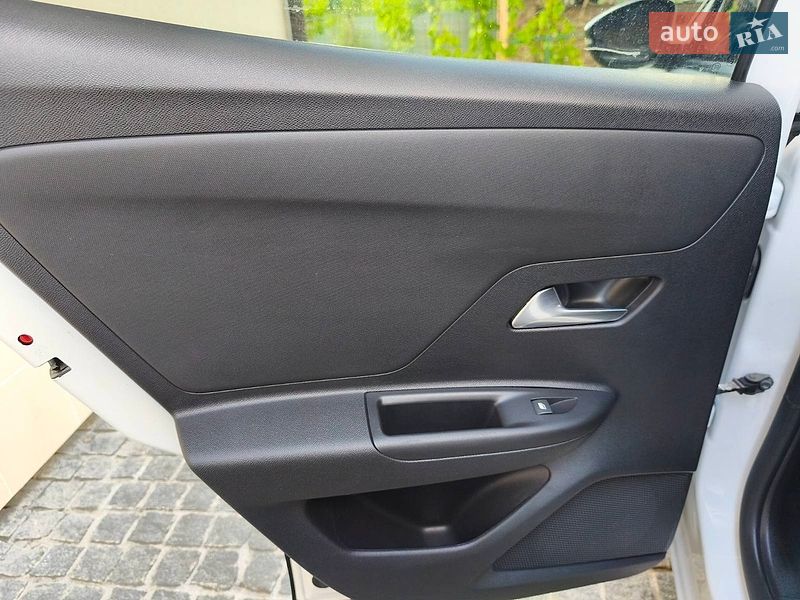 Внедорожник / Кроссовер Opel Mokka-e 2022 в Звягеле
