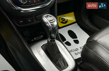 Позашляховик / Кросовер Opel Mokka 2013 в 