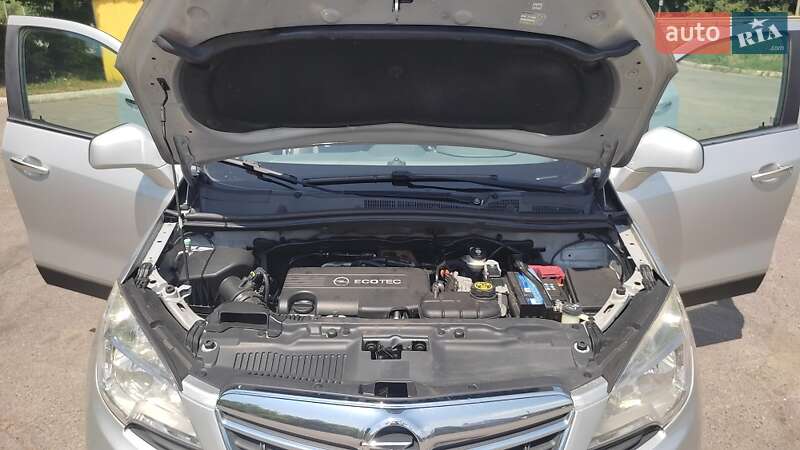 Позашляховик / Кросовер Opel Mokka 2013 в Полтаві