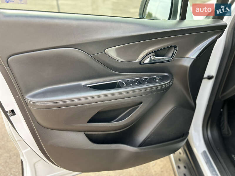 Внедорожник / Кроссовер Opel Mokka 2017 в Переяславе