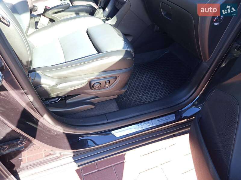 Внедорожник / Кроссовер Opel Mokka 2012 в Луцке