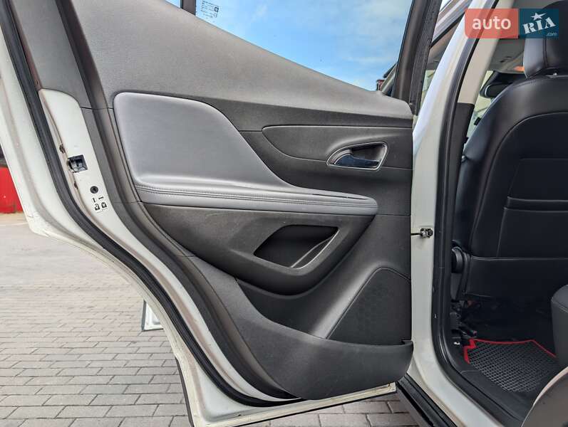 Внедорожник / Кроссовер Opel Mokka 2015 в Владимире