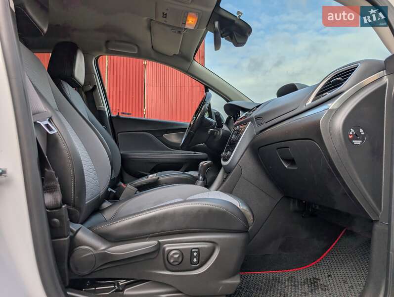 Внедорожник / Кроссовер Opel Mokka 2015 в Владимире