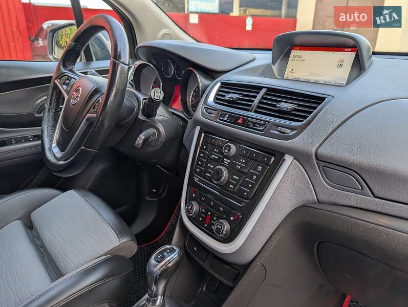 Внедорожник / Кроссовер Opel Mokka 2015 в Владимире
