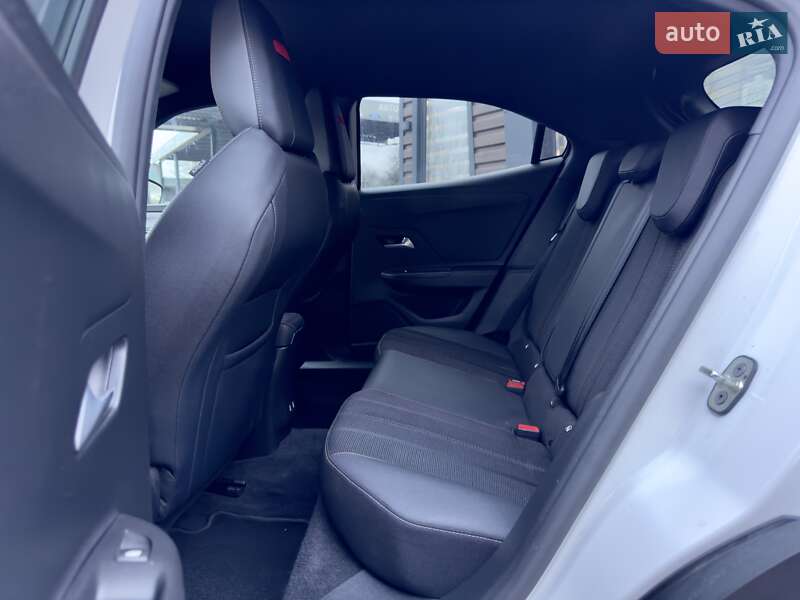 Внедорожник / Кроссовер Opel Mokka 2021 в Подольске