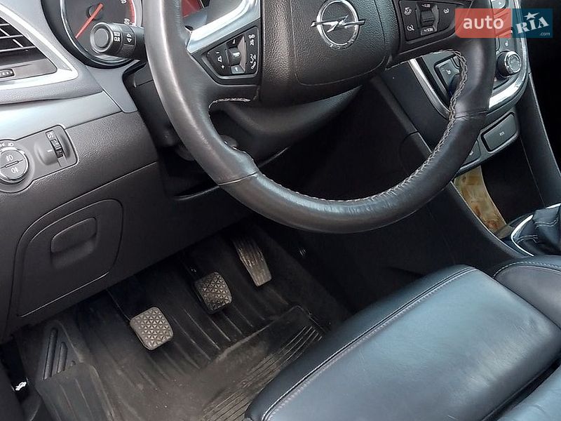 Внедорожник / Кроссовер Opel Mokka 2013 в Житомире