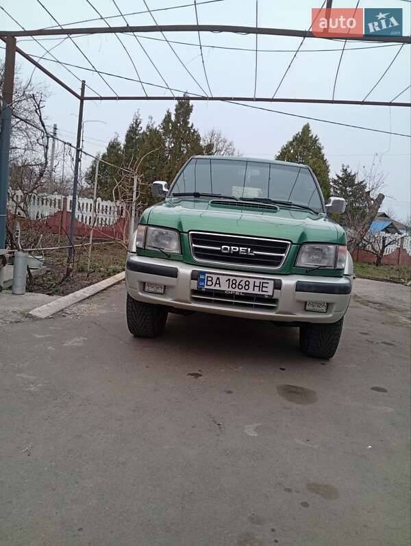 Opel Monterey