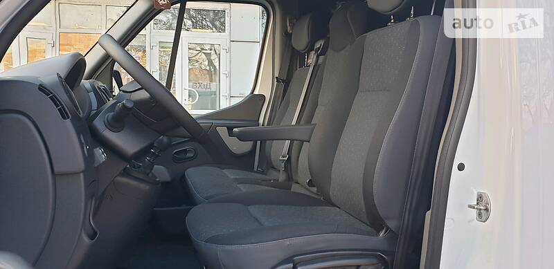 Вантажопасажирський фургон Opel Movano 2016 в Одесі