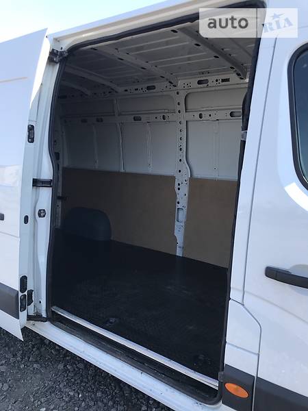 Вантажопасажирський фургон Opel Movano 2015 в Луцьку