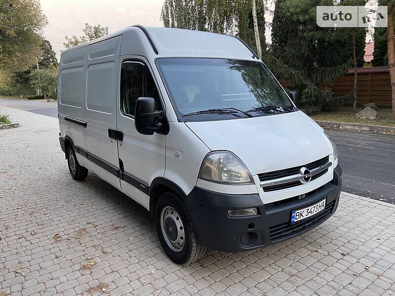 Грузопассажирский фургон Opel Movano 2005 в Ровно