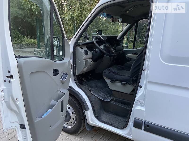 Грузопассажирский фургон Opel Movano 2005 в Ровно
