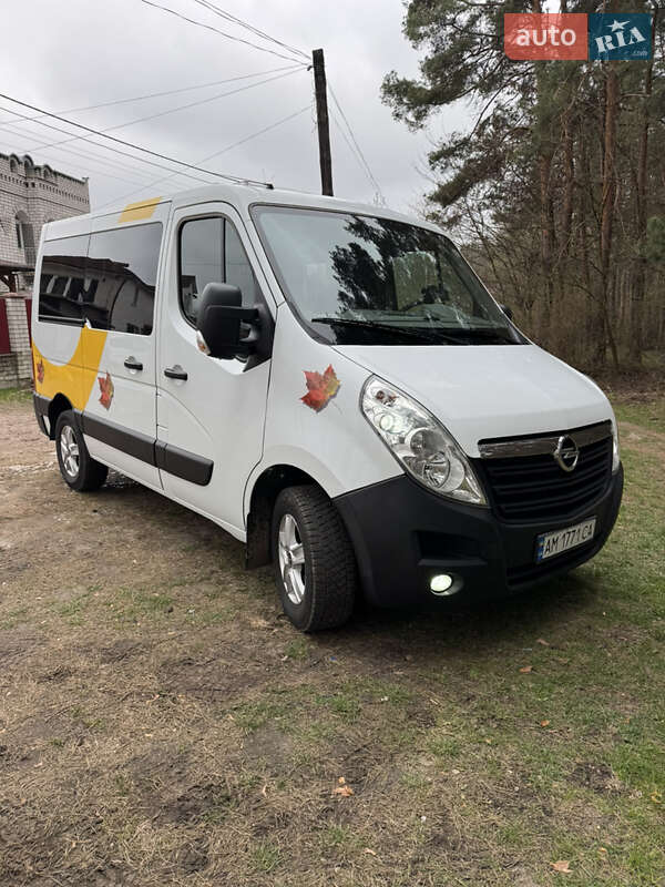 Грузопассажирский фургон Opel Movano 2017 в Житомире