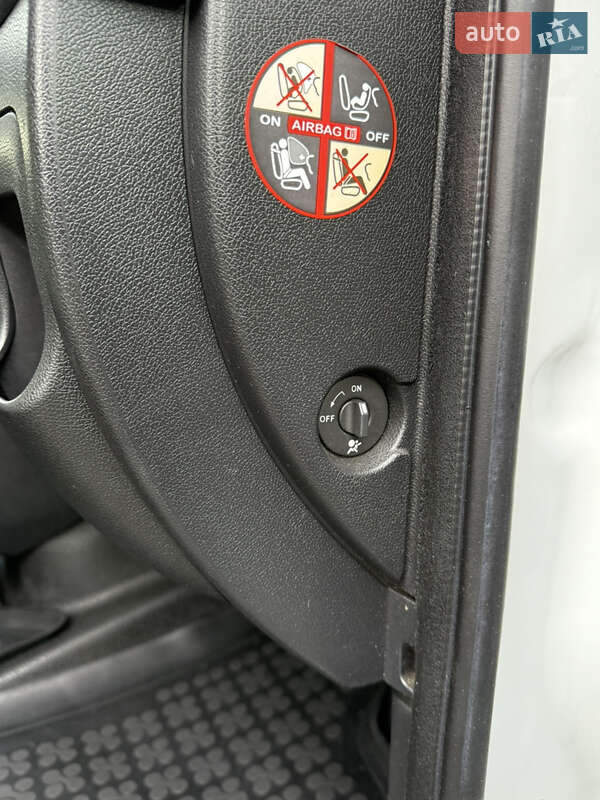 Вантажний фургон Opel Movano 2013 в Ковелі