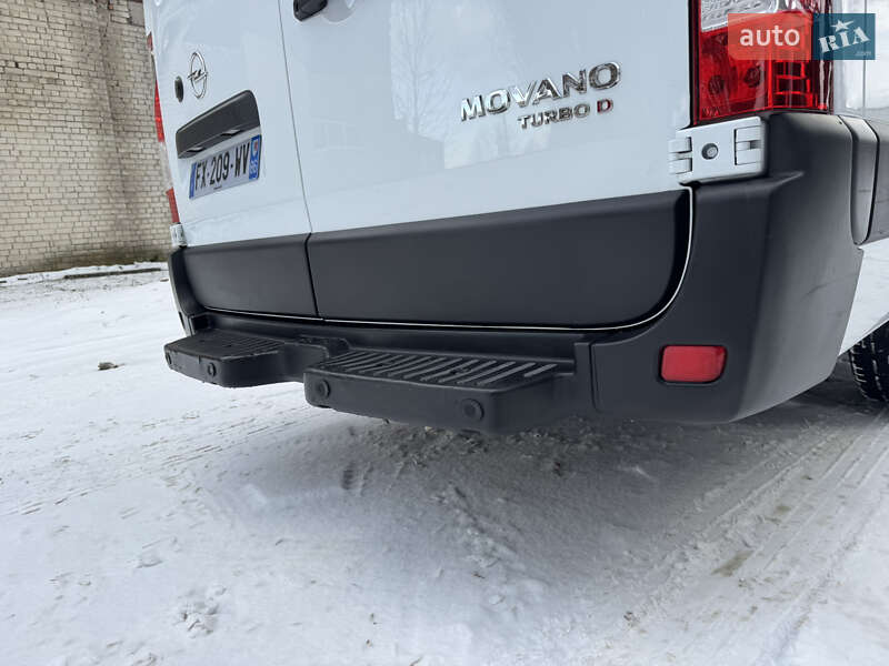Вантажний фургон Opel Movano 2021 в Кореці