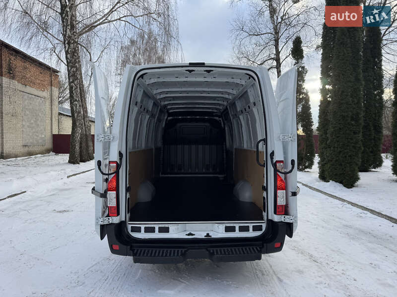 Вантажний фургон Opel Movano 2021 в Кореці