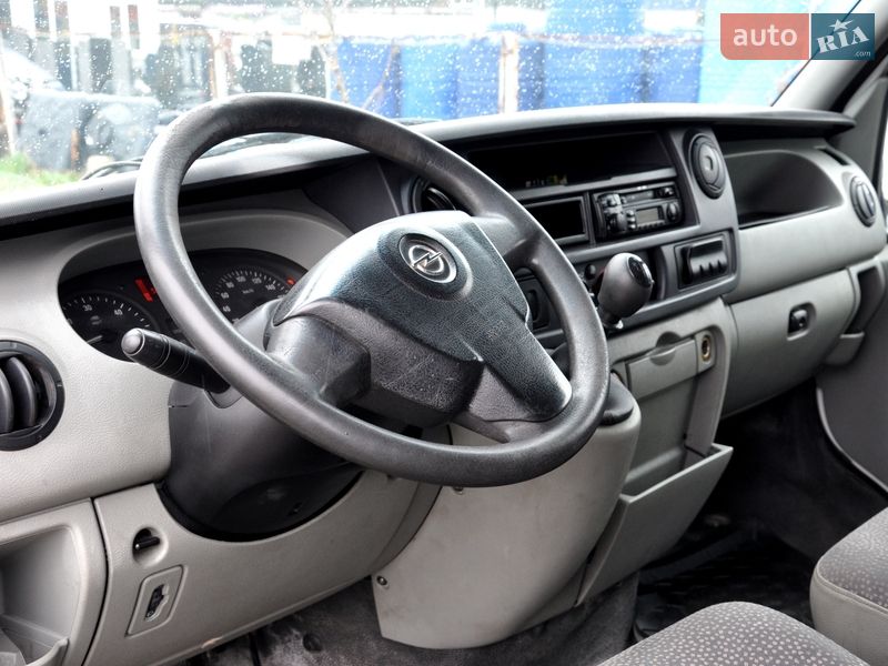 Вантажний фургон Opel Movano 2005 в Львові