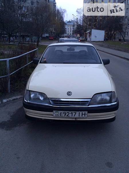 Седан Opel Omega 1992 в Львове