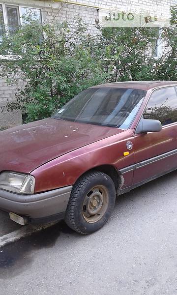 Седан Opel Omega 1988 в Гайсине