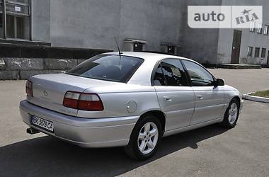 Седан Opel Omega 2002 в Ровно