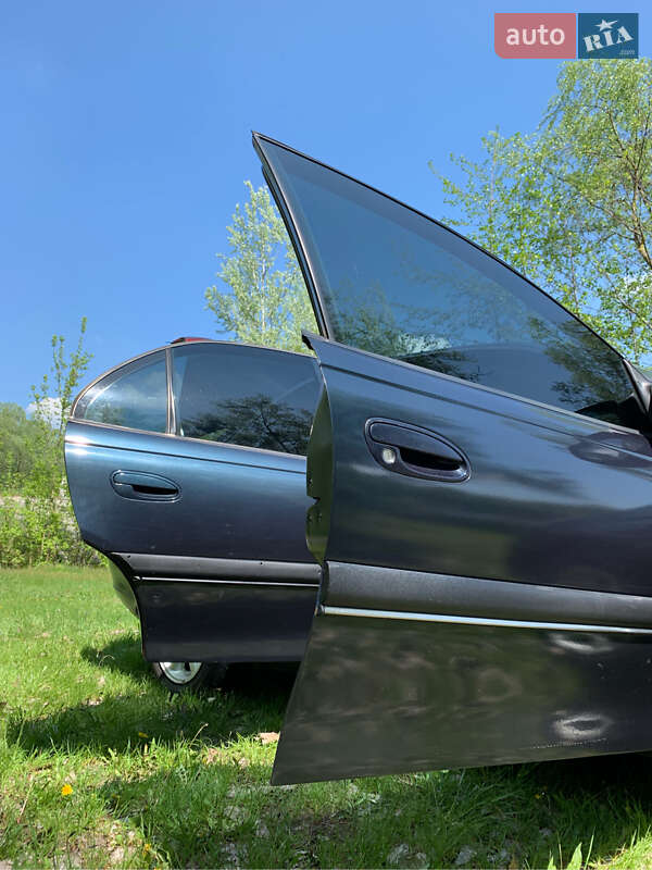 Седан Opel Omega 1995 в Гадячі