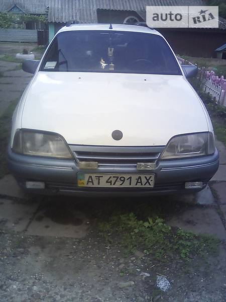 Универсал Opel Omega 1990 в Кельменцах