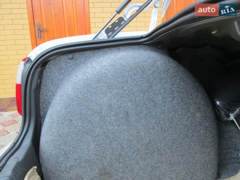 Седан Opel Omega 2003 в Черкасах