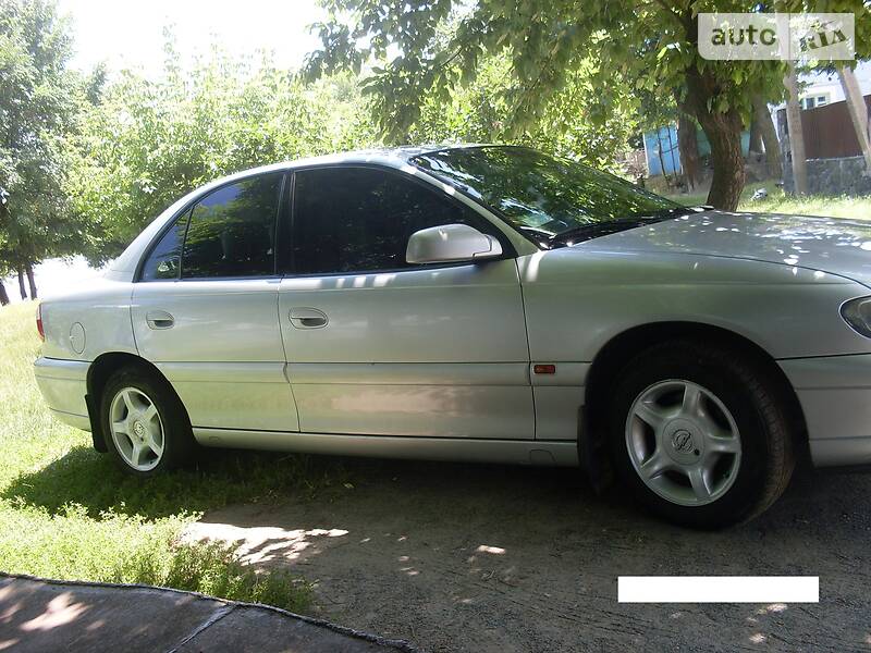 Седан Opel Omega 2000 в Гайвороне