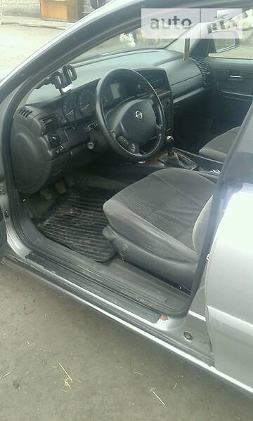 Седан Opel Omega 1995 в Кропивницком