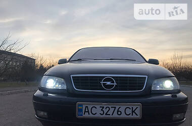 Седан Opel Omega 2002 в Нововолынске