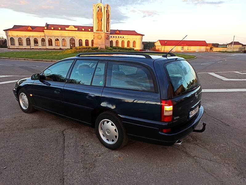 Універсал Opel Omega 2002 в Луцьку