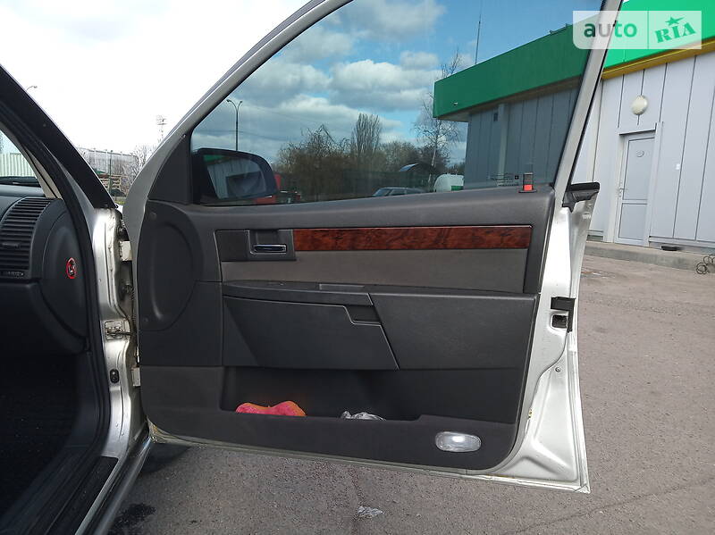 Седан Opel Omega 2003 в Черкасах