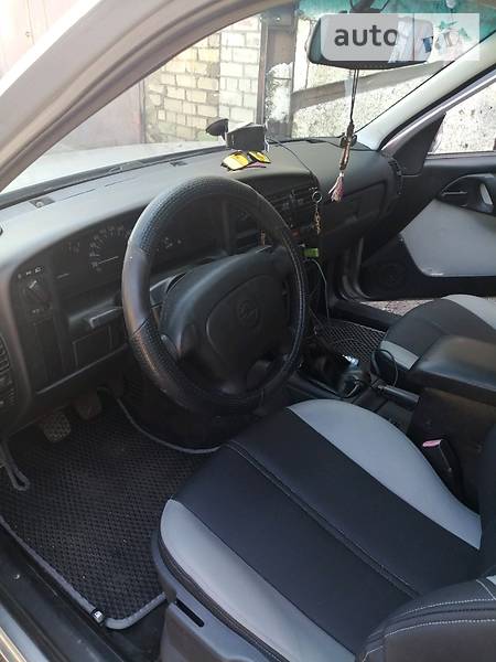 Седан Opel Omega 1988 в Світловодську