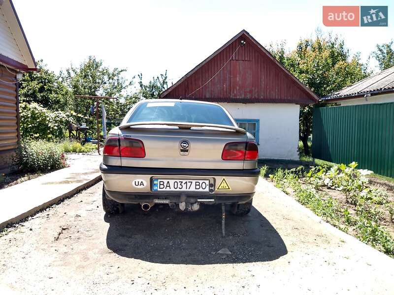Седан Opel Omega 1996 в Благовіщенську