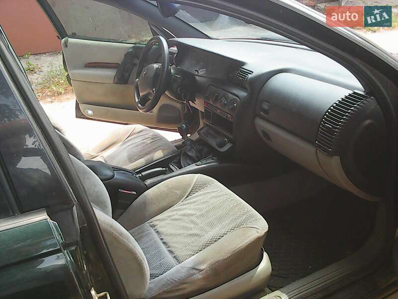 Седан Opel Omega 1996 в Кропивницком