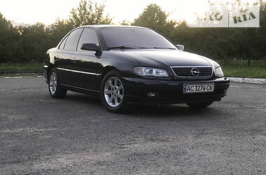 Седан Opel Omega 2002 в Нововолынске