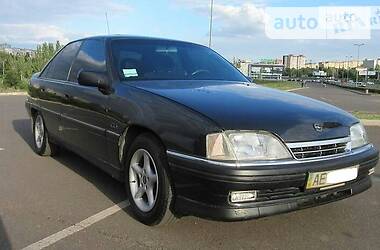 Седан Opel Omega 1993 в Мариуполе