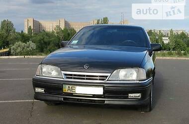 Седан Opel Omega 1993 в Мариуполе