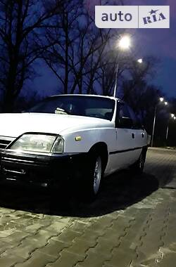 Седан Opel Omega 1988 в Коростене