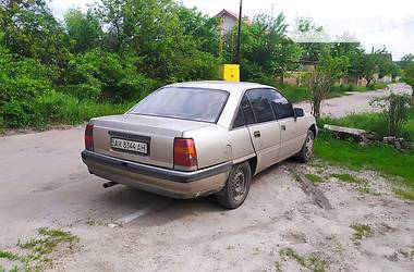 Седан Opel Omega 1988 в Лозовой